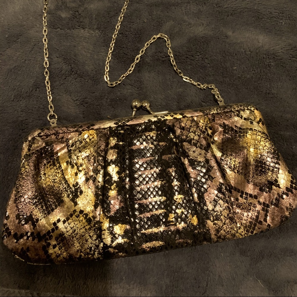 “Snake skin” clutch